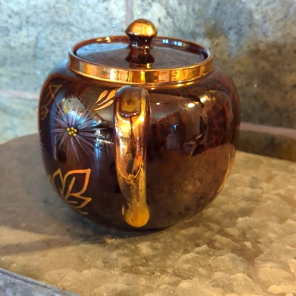 Vintage Gibson's floral, hand painted Brown and Gold Teapot - Picture 2 of 10